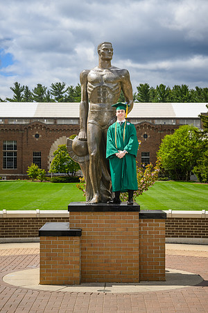 26MSUSpringGrads-0502-Alumni-014