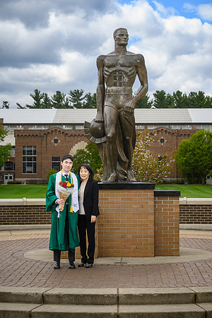 26MSUSpringGrads-0502-Alumni-028