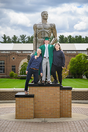 26MSUSpringGrads-0502-Alumni-226