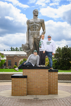 26MSUSpringGrads-0502-Alumni-231