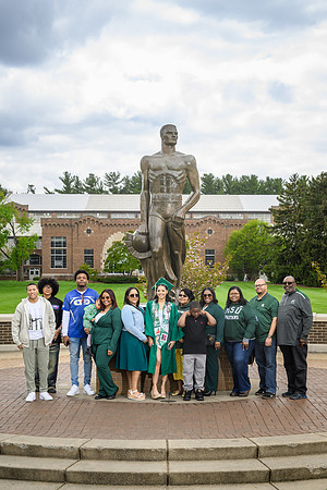 26MSUSpringGrads-0502-Alumni-153