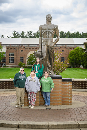 26MSUSpringGrads-0502-Alumni-152