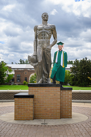 26MSUSpringGrads-0502-Alumni-222