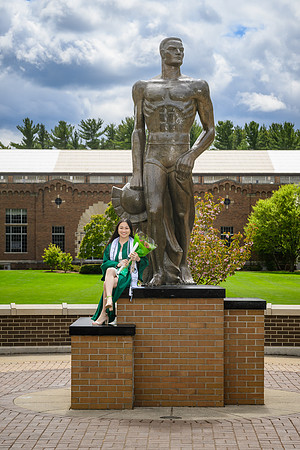 26MSUSpringGrads-0502-Alumni-212