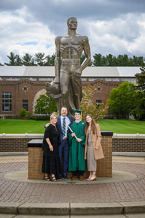 26MSUSpringGrads-0502-Alumni-199
