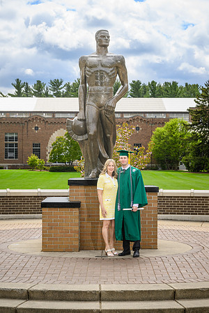 26MSUSpringGrads-0502-Alumni-211