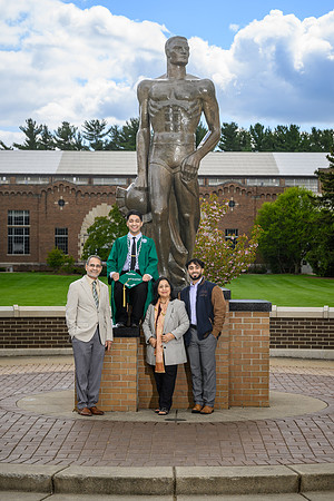 26MSUSpringGrads-0502-Alumni-283