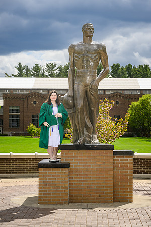 26MSUSpringGrads-0502-Alumni-308