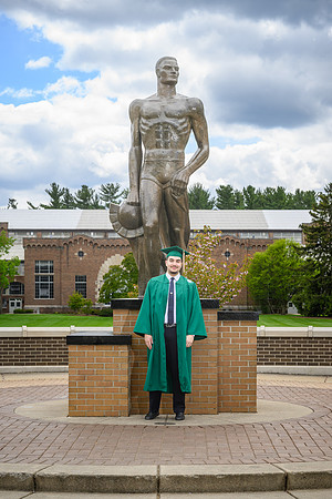 26MSUSpringGrads-0502-Alumni-255
