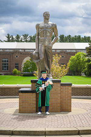 26MSUSpringGrads-0502-Alumni-270
