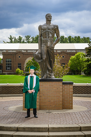 26MSUSpringGrads-0502-Alumni-310