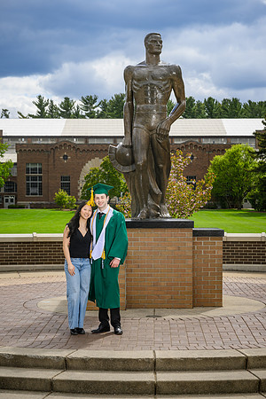 26MSUSpringGrads-0502-Alumni-311