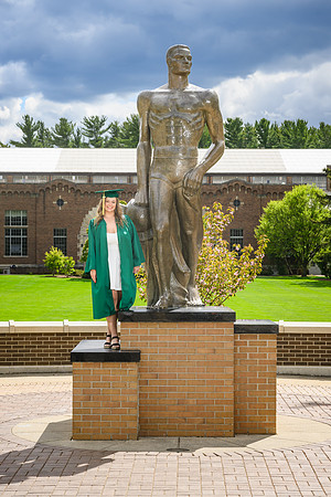 26MSUSpringGrads-0502-Alumni-305