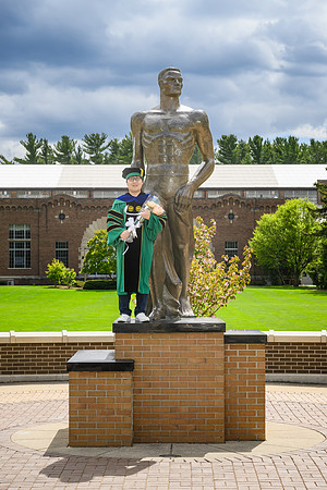 26MSUSpringGrads-0502-Alumni-271
