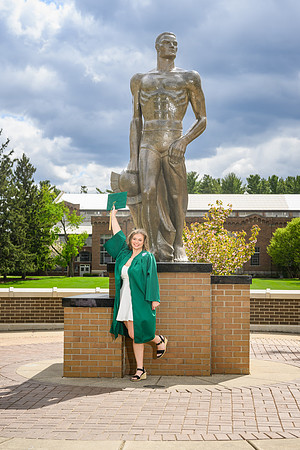 26MSUSpringGrads-0502-Alumni-306