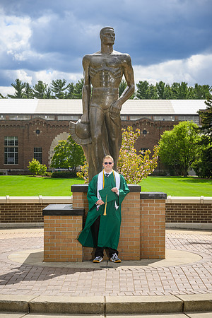 26MSUSpringGrads-0502-Alumni-302
