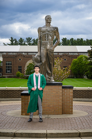 26MSUSpringGrads-0502-Alumni-315