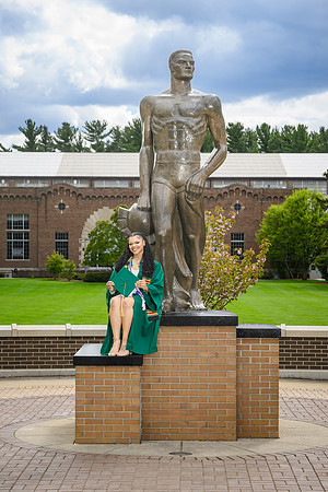 26MSUSpringGrads-0502-Alumni-301