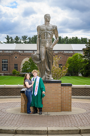 26MSUSpringGrads-0502-Alumni-300