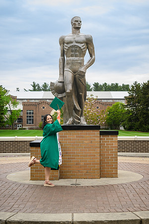 26MSUSpringGrads-0503-Alumni-002