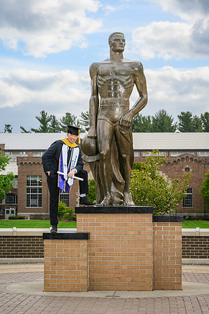 26MSUSpringGrads-0506-MichaelHanaa-009