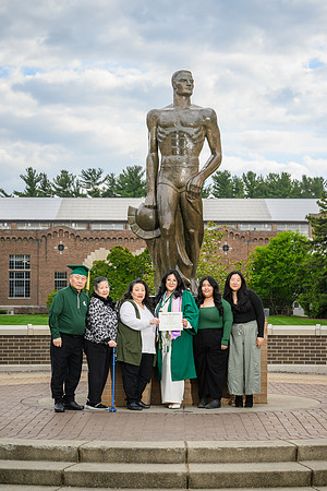 26MSUSpringGrads-0506-MichaelHanaa-023