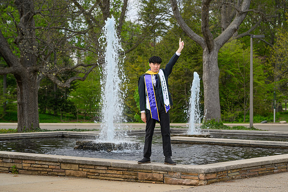 26MSUSpringGrads-0506-MichaelHanaa-033