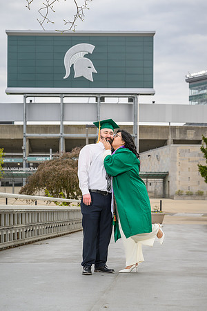 26MSUSpringGrads-0506-MichaelHanaa-081
