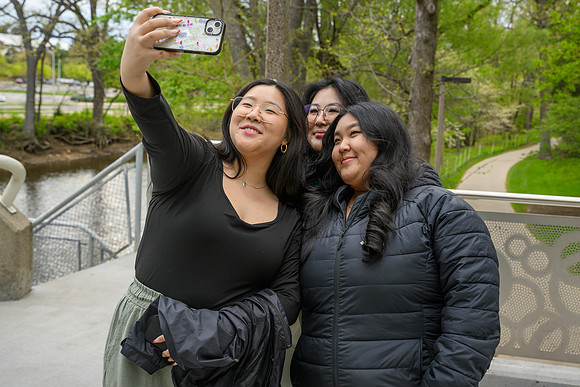 26MSUSpringGrads-0506-MichaelHanaa-083