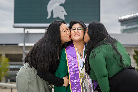 26MSUSpringGrads-0506-MichaelHanaa-079