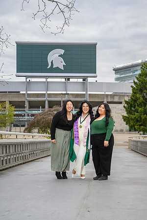 26MSUSpringGrads-0506-MichaelHanaa-078