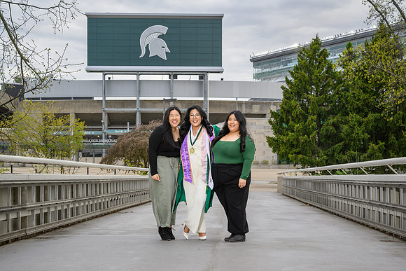 26MSUSpringGrads-0506-MichaelHanaa-077