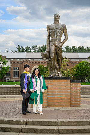 26MSUSpringGrads-0506-MichaelHanaa-015