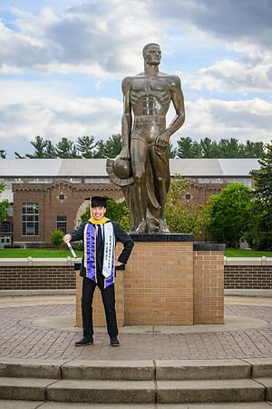 26MSUSpringGrads-0506-MichaelHanaa-003