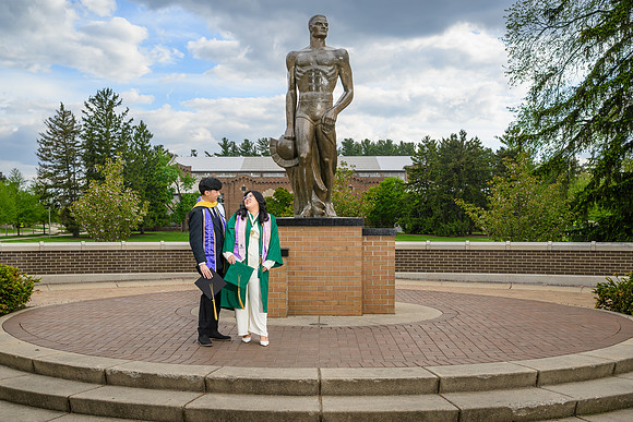 26MSUSpringGrads-0506-MichaelHanaa-017