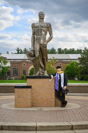 26MSUSpringGrads-0506-MichaelHanaa-013
