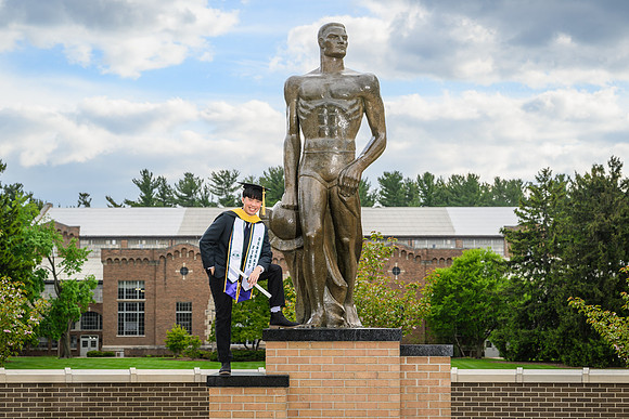 26MSUSpringGrads-0506-MichaelHanaa-010