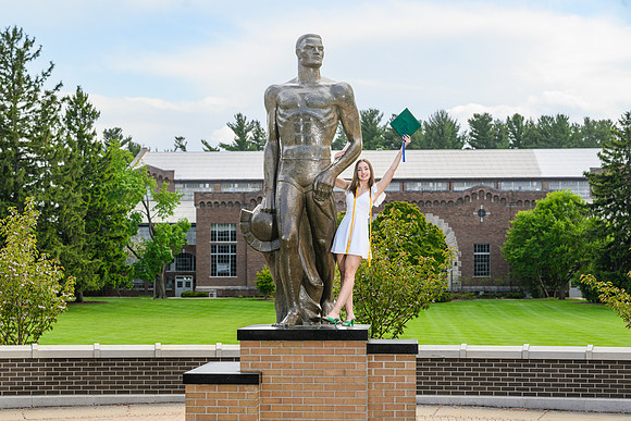 26MSUSpringGrads-0507-Ellie-046