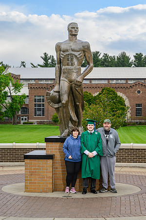 26MSUSpringGrads-0507-Joshua-009