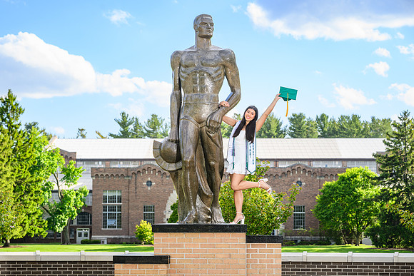 26MSUSpringGrads-0511-Bleu-007
