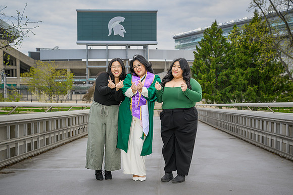 26MSUSpringGrads-0506-MichaelHanaa-080