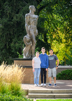 25MSU-SLE-Family-194-5x7