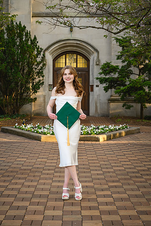 26MSUSpringGrads-0423-Gabi-012