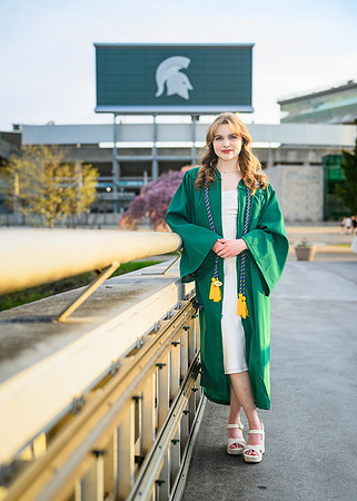 26MSUSpringGrads-0423-Gabi-021-edit-5x7