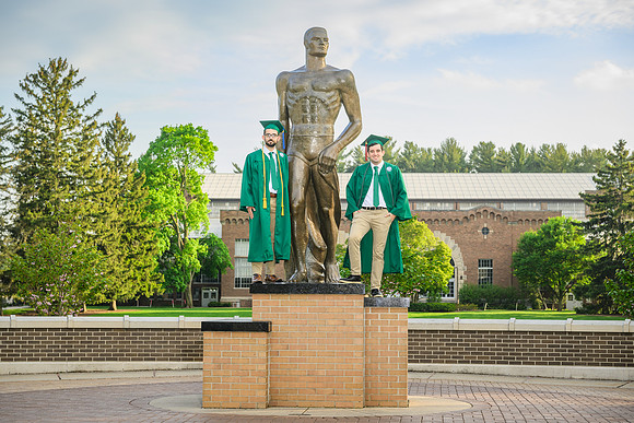 24MSUSpring-0504-Chesterfield4-026