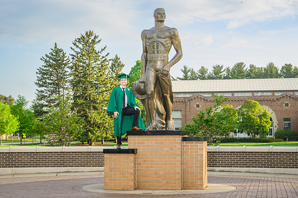 24MSUSpring-0504-Chesterfield4-021