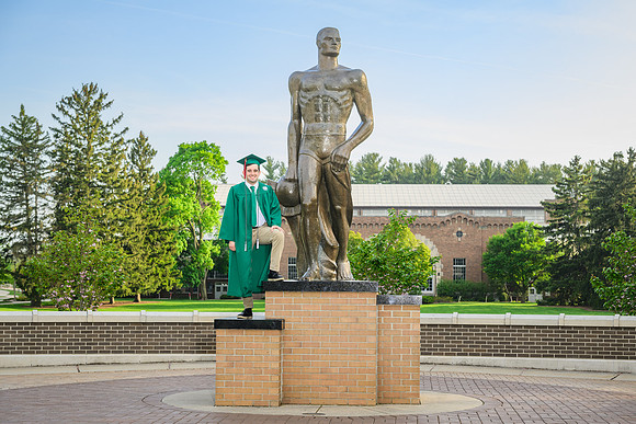24MSUSpring-0504-Chesterfield4-003