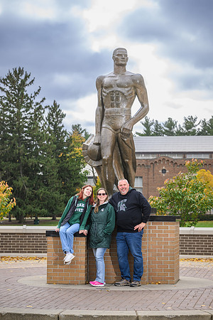 24MSU-SLE-Family-024
