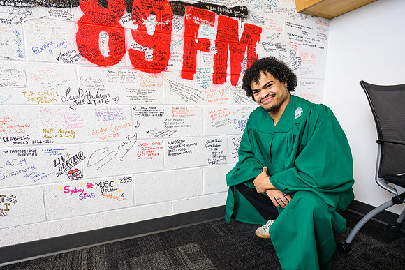 26MSU-FallGrads-1019-Oscar-017