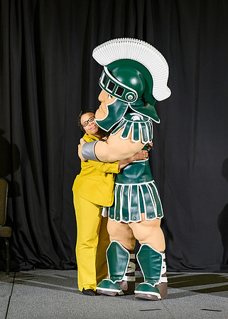23MSU-Service-Sparty-031-5x7